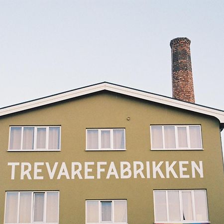 Trevarefabrikken 亨宁斯韦尔 外观 照片