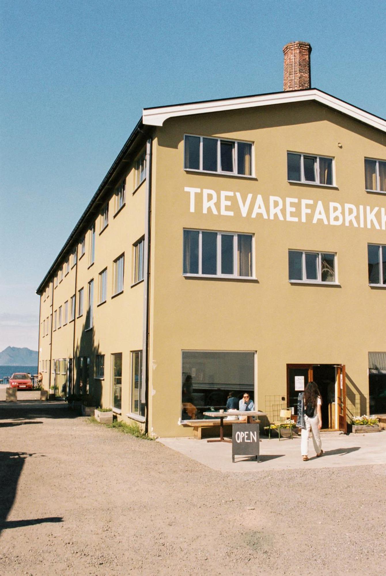 Trevarefabrikken 亨宁斯韦尔 外观 照片